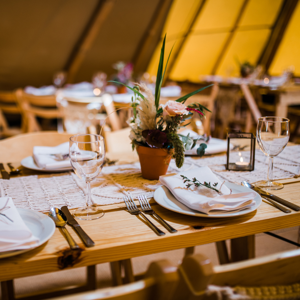 000015 Table set for tipi wedding reception in Scarborough